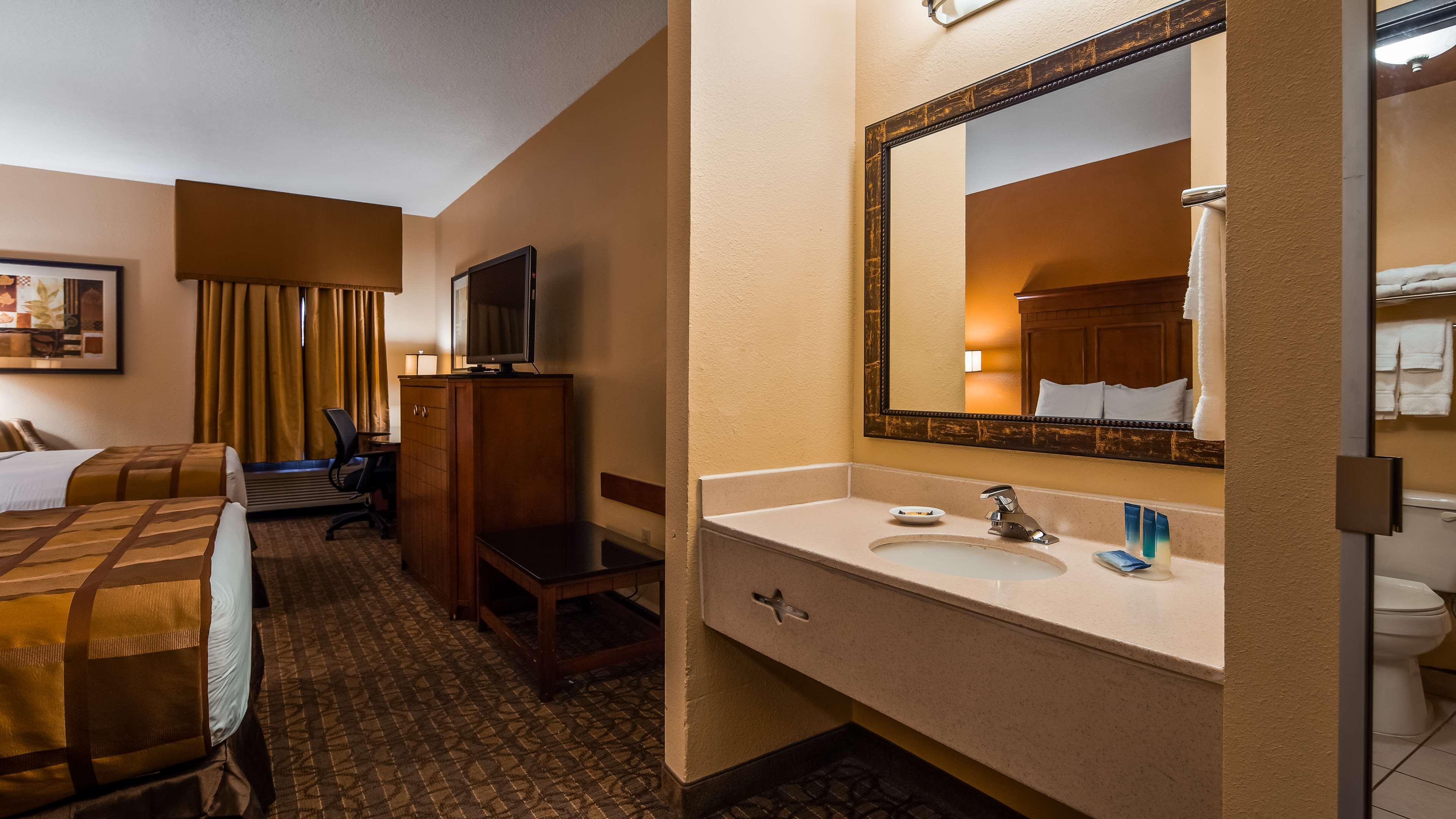 Best Western Plus Midwest Inn & Suites Salina Kültér fotó